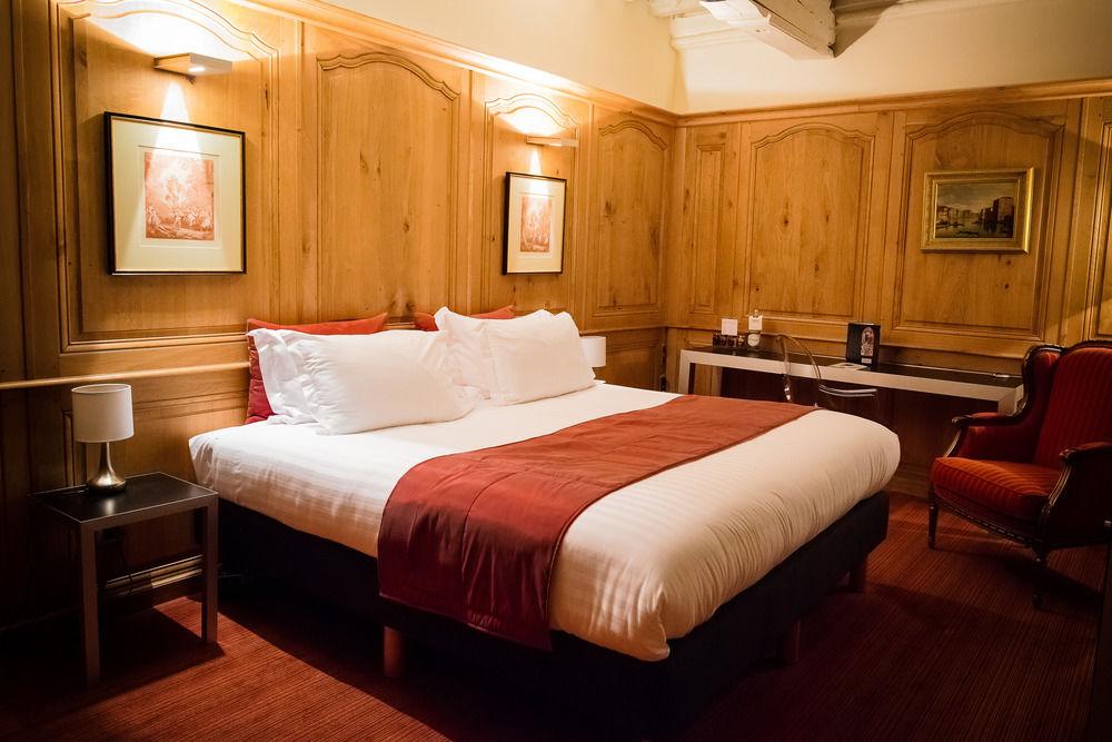 L'Hermitage Gantois, Autograph Collection Lille Eksteriør billede A bedroom at the hotel